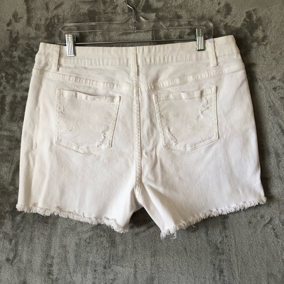 Time and Tru White Denim Shorts Size 14 High Rise Distressed Fringe Hem Summer - Picture 7 of 16
